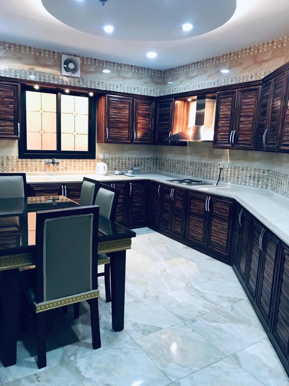 Luxury Hotel Apartments Tabuk Bagian luar foto